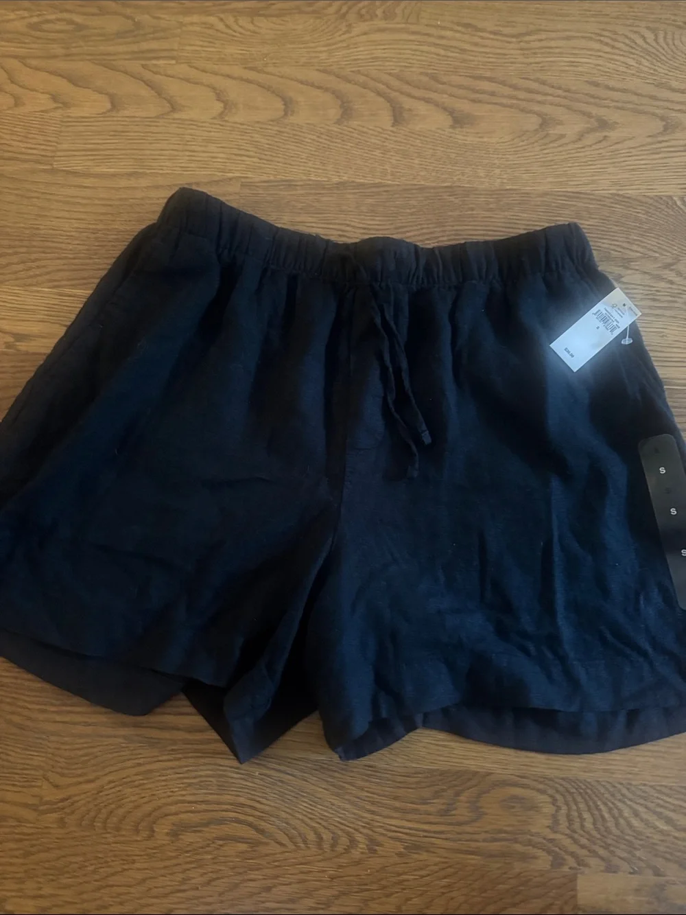 GAP Black Drawstring Linen-Blend Women's Shorts with side and back pockets  NWT